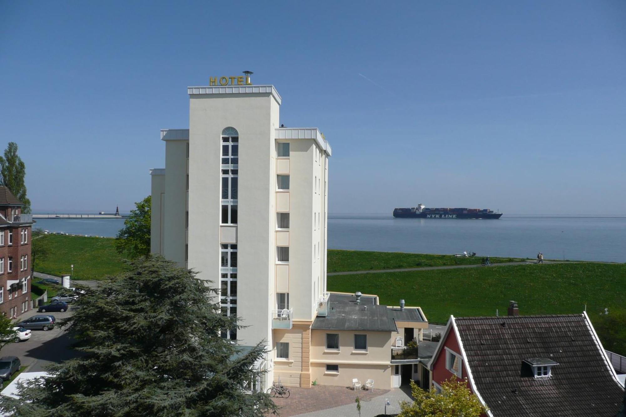 Seehotel Neue Liebe Куксхафен Экстерьер фото