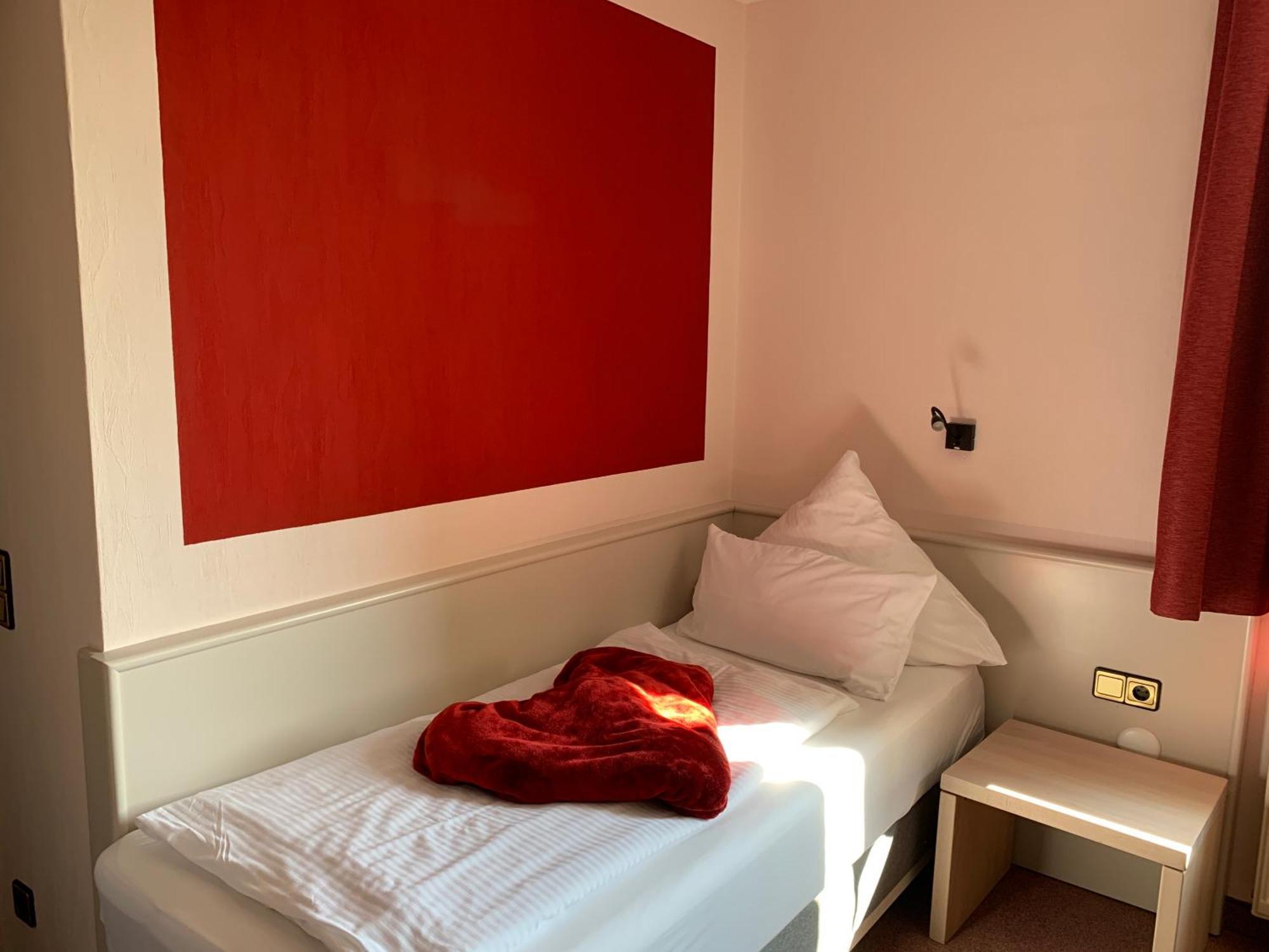 Seehotel Neue Liebe Куксхафен Экстерьер фото