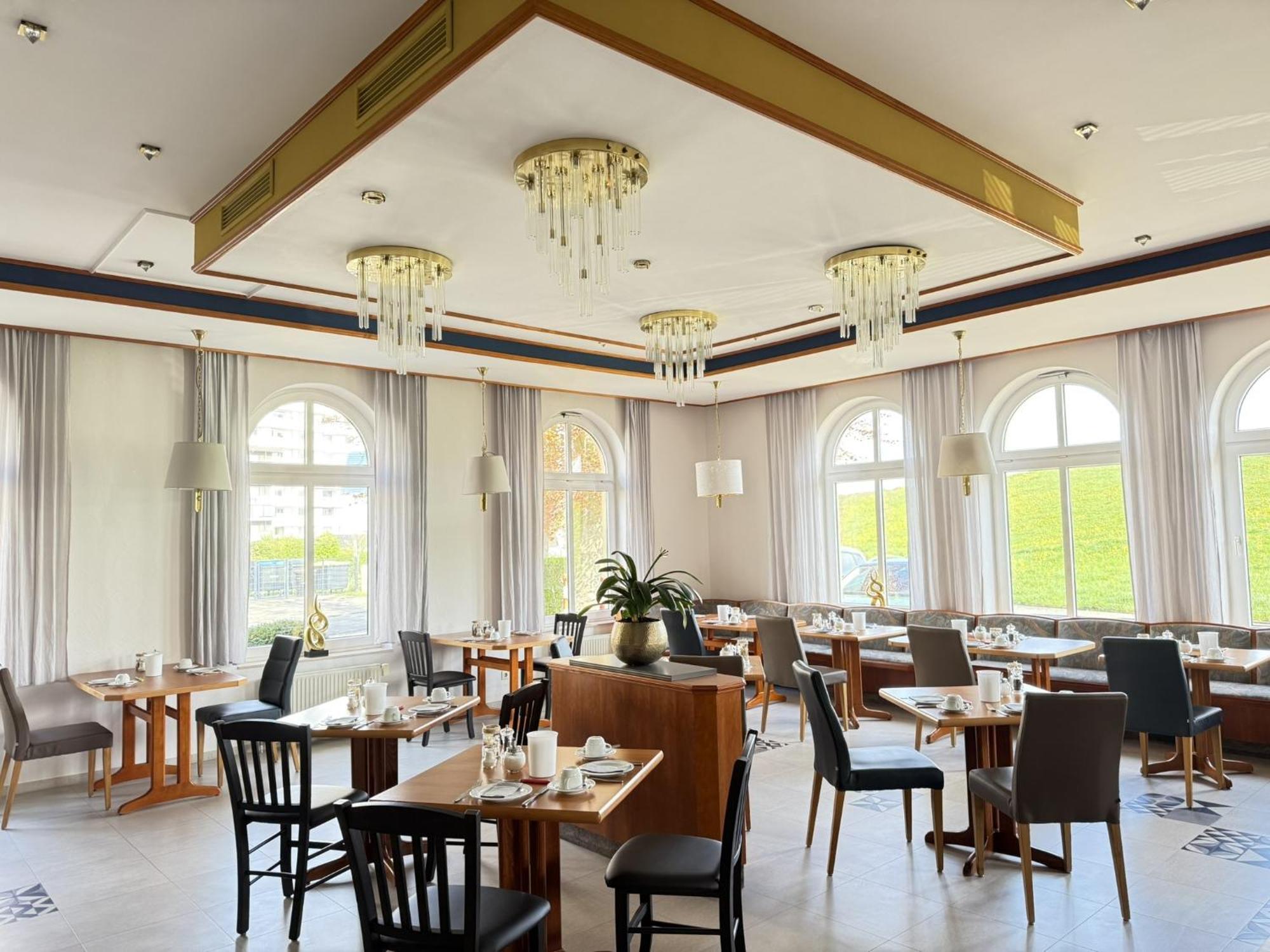 Seehotel Neue Liebe Куксхафен Экстерьер фото