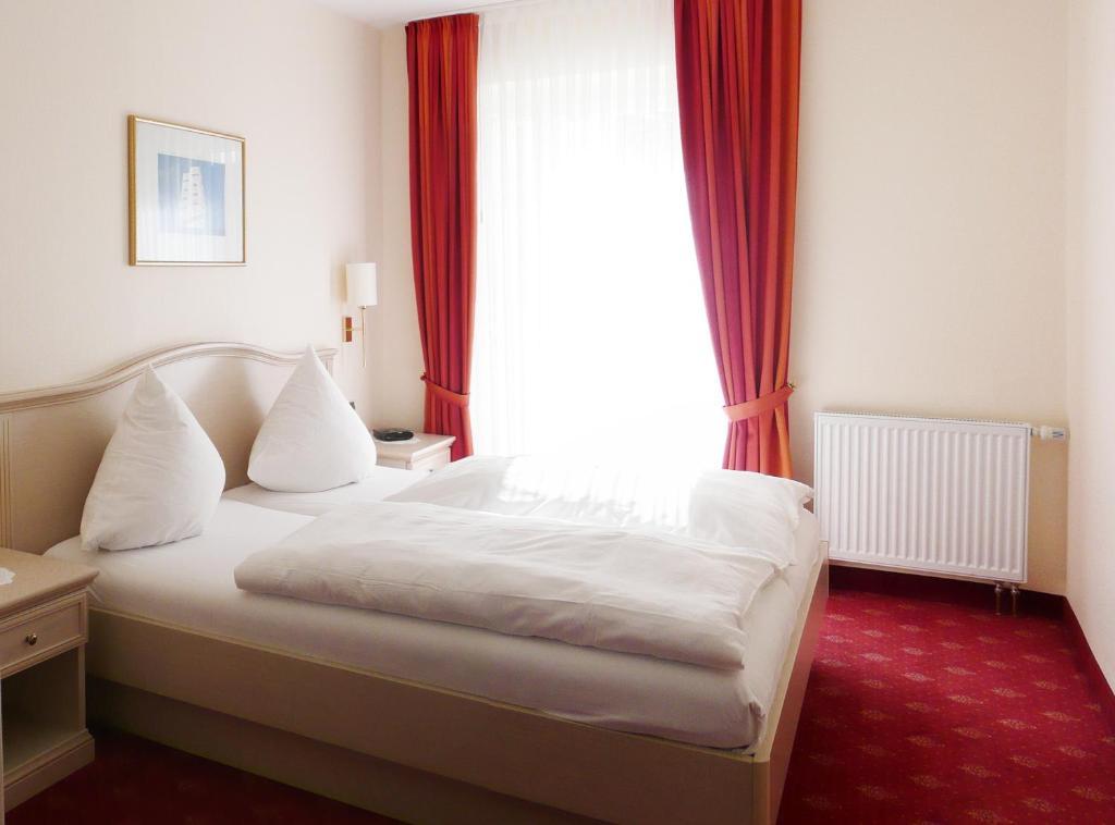 Seehotel Neue Liebe Куксхафен Экстерьер фото