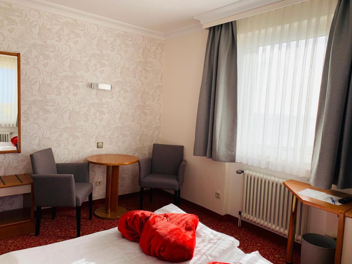 Seehotel Neue Liebe Куксхафен Экстерьер фото