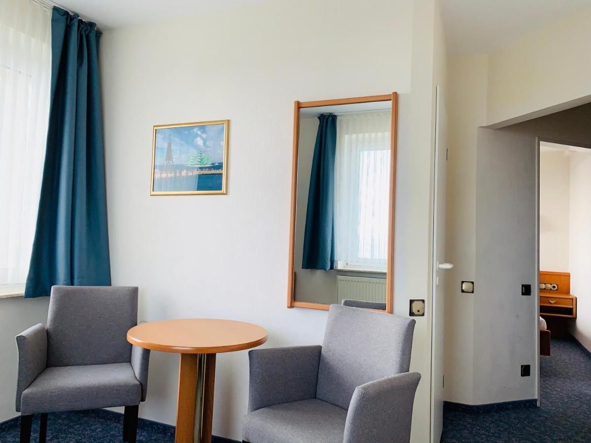 Seehotel Neue Liebe Куксхафен Экстерьер фото