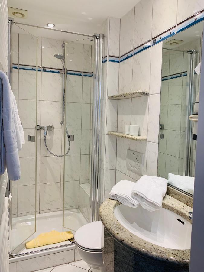 Seehotel Neue Liebe Куксхафен Экстерьер фото